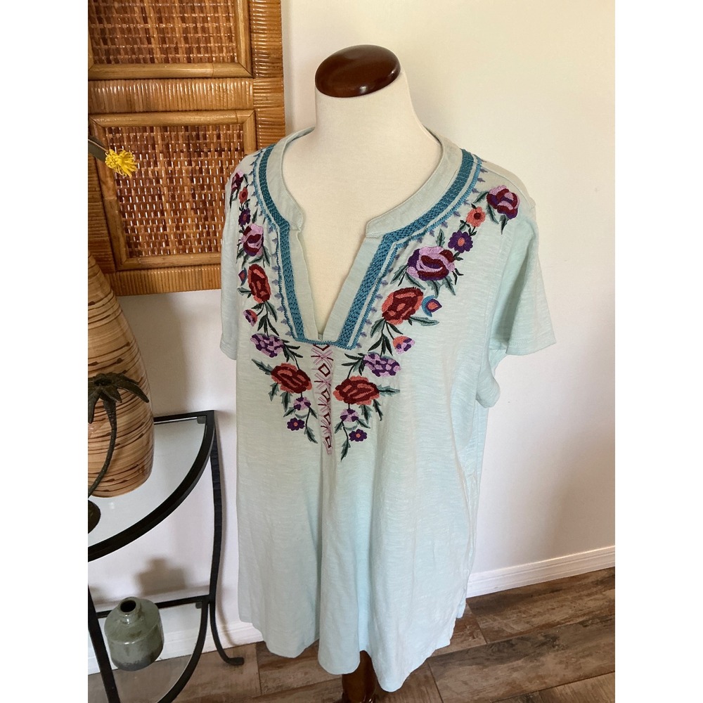 SOFT SURROUNDING GRETA SIZE 1X EMBROIDERED V NECK FLORAL TOP